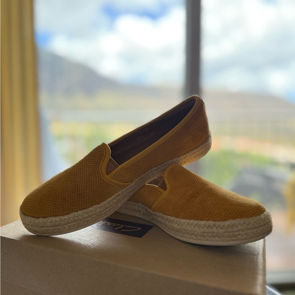 Clarks Azella Theoni in Bright Yellow